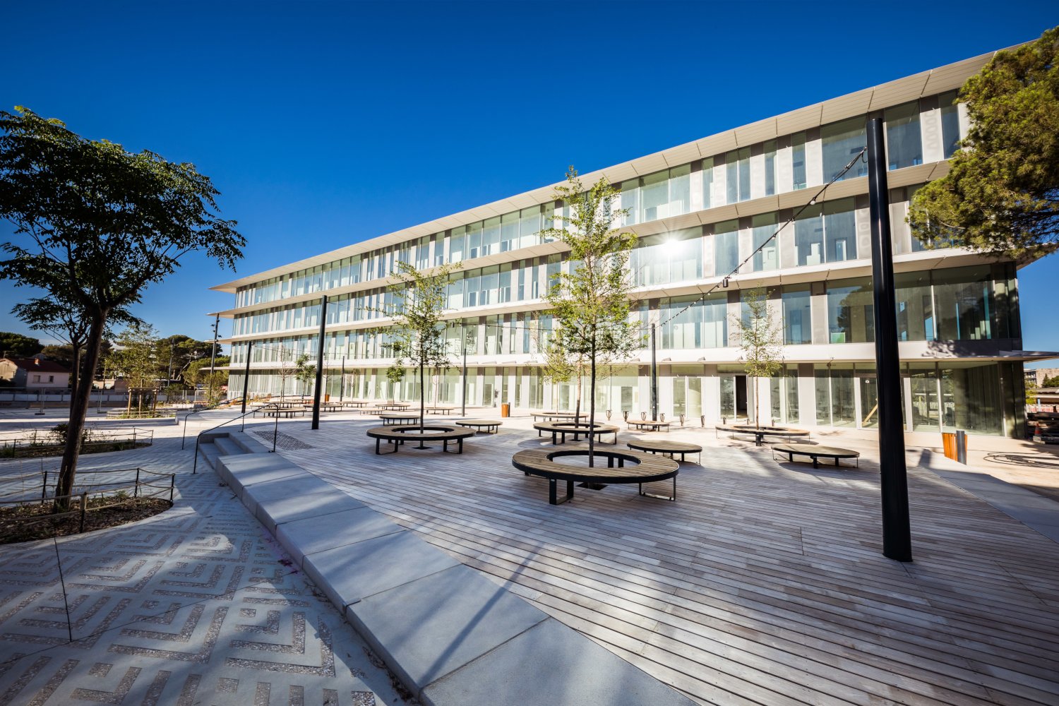 image atrium_paul_valery.jpg (0.3MB)